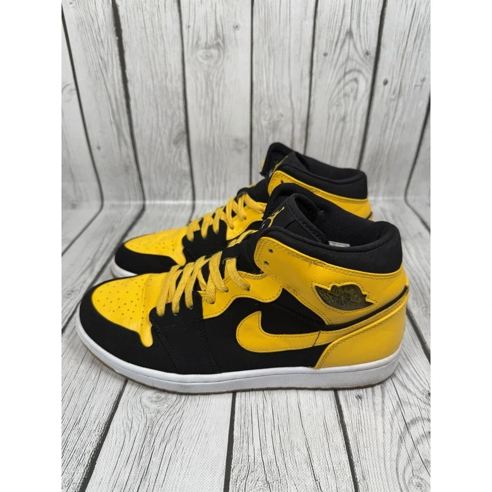 Air Jordan 1 Mid New Love Black Yellow 136085-072 Size 11